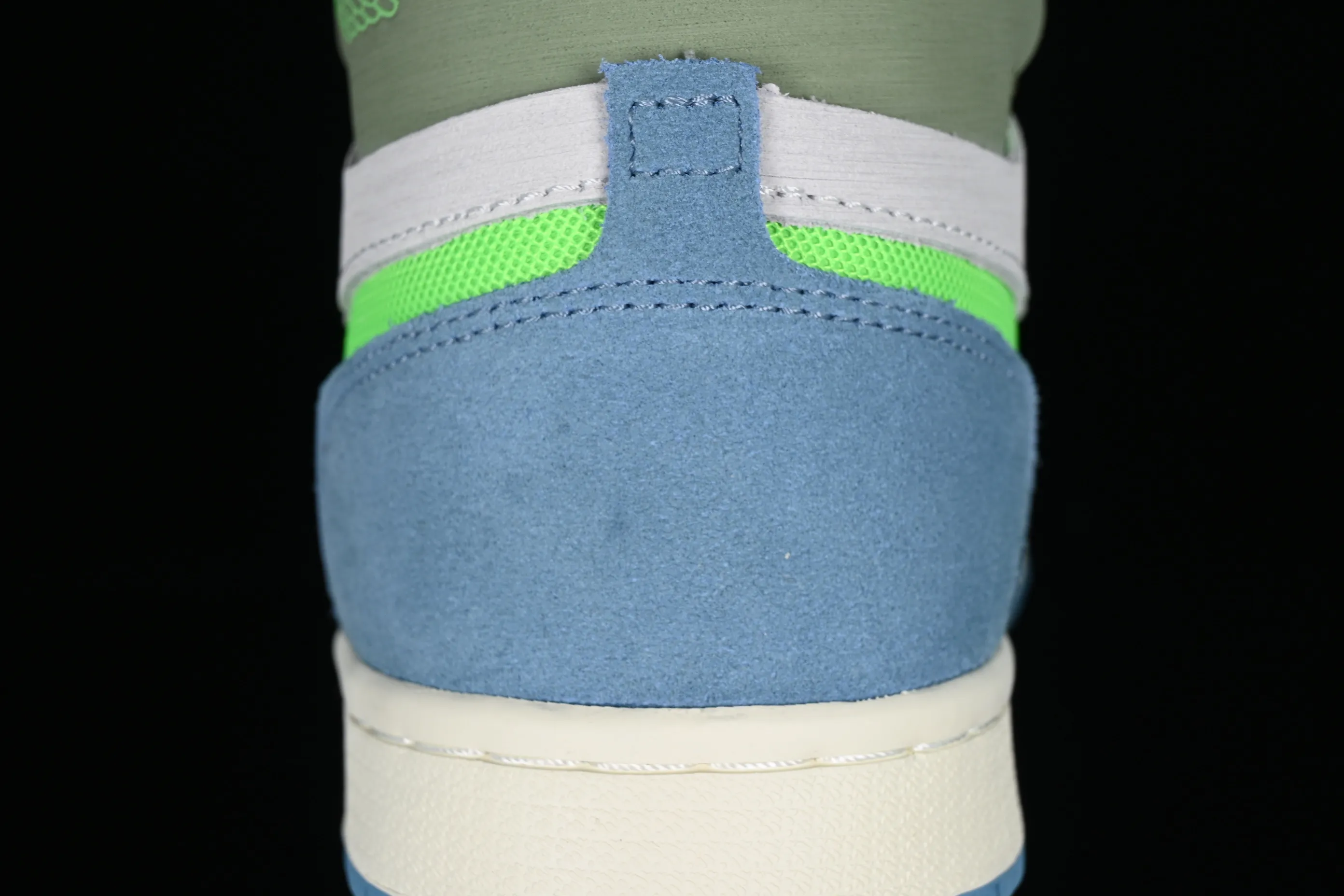 All categories Air Jordan Jordan series basketball shoes Air Jordan 1 High Air Jordan 1 Zoom CMFT AJ1 Joe 1 blue and green color matching DV1305-433